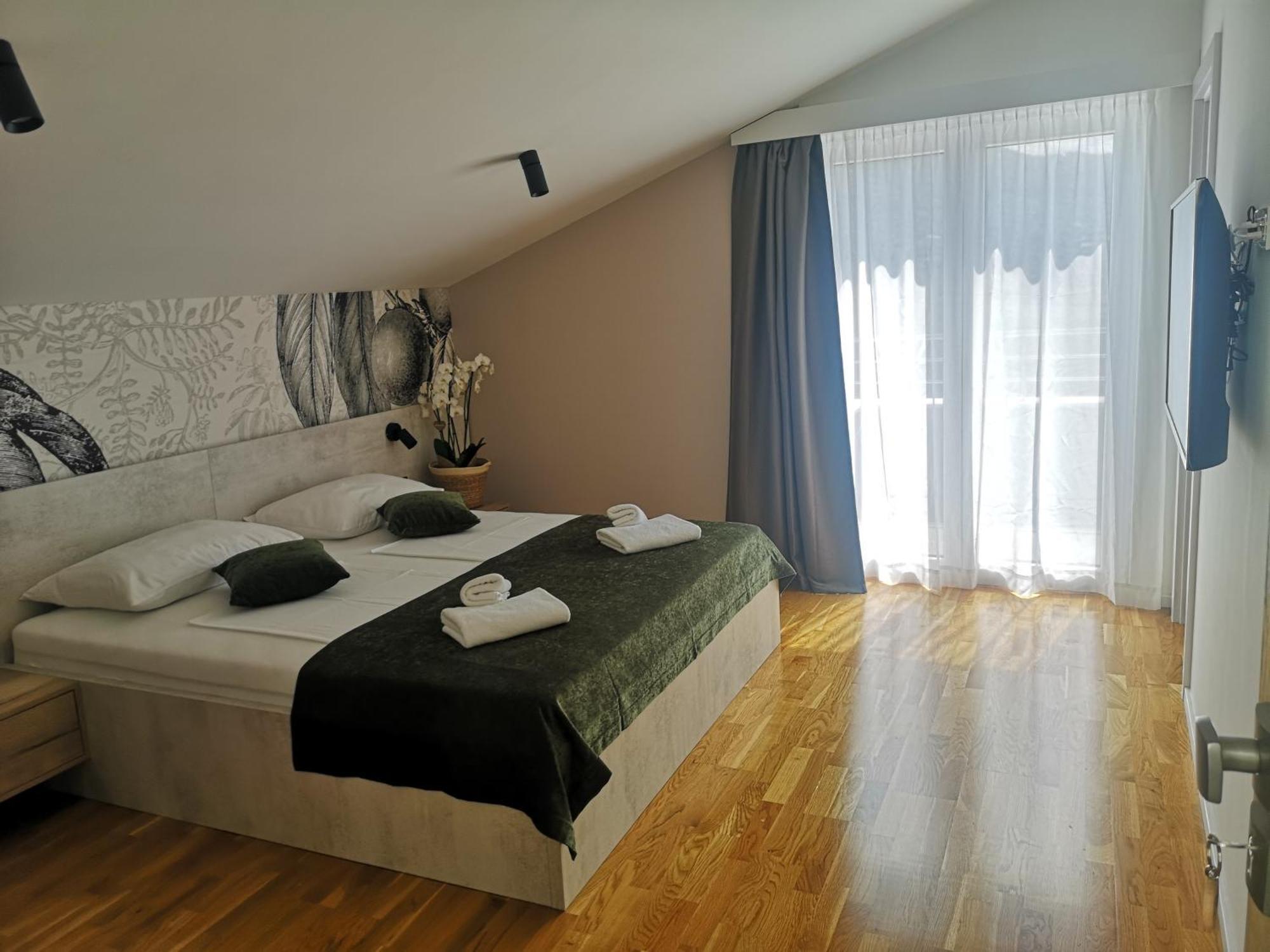 Memori Bed&Breakfast Rab Town Exterior photo